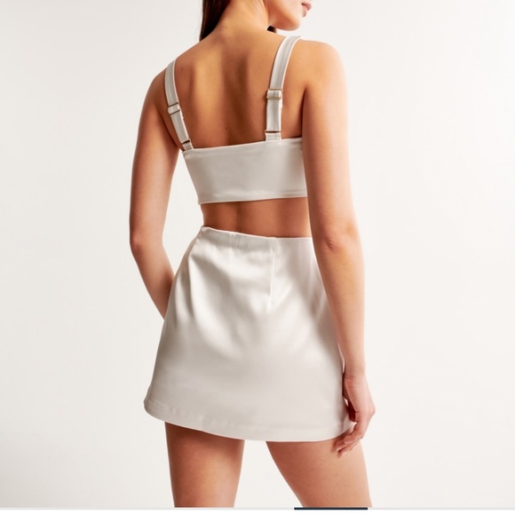 Abercrombie The A&F Scarlett Satin Sculpt Mini
Skort - Picture 3 of 5